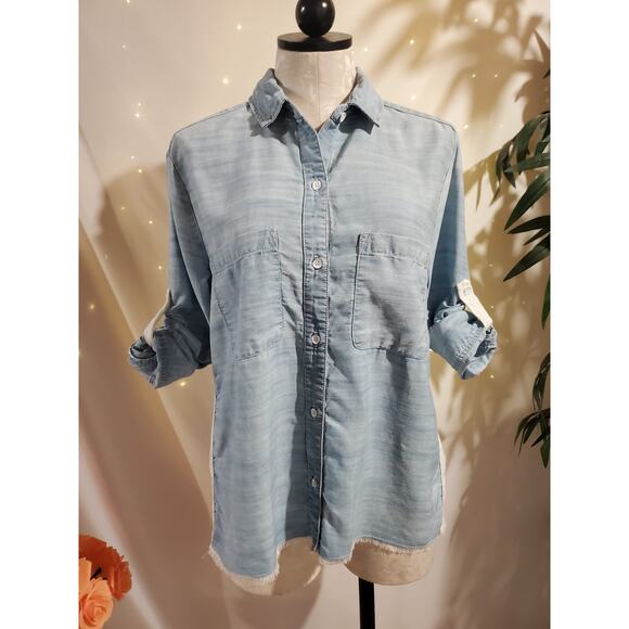 Bella Dahl Fray Hem Button Tencel Light Wash Denim Shirt Size M Roll Tab Sleeve - Picture 2 of 13